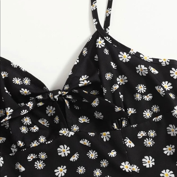 NEW Cami dress with flowers - Picture 3 of 4